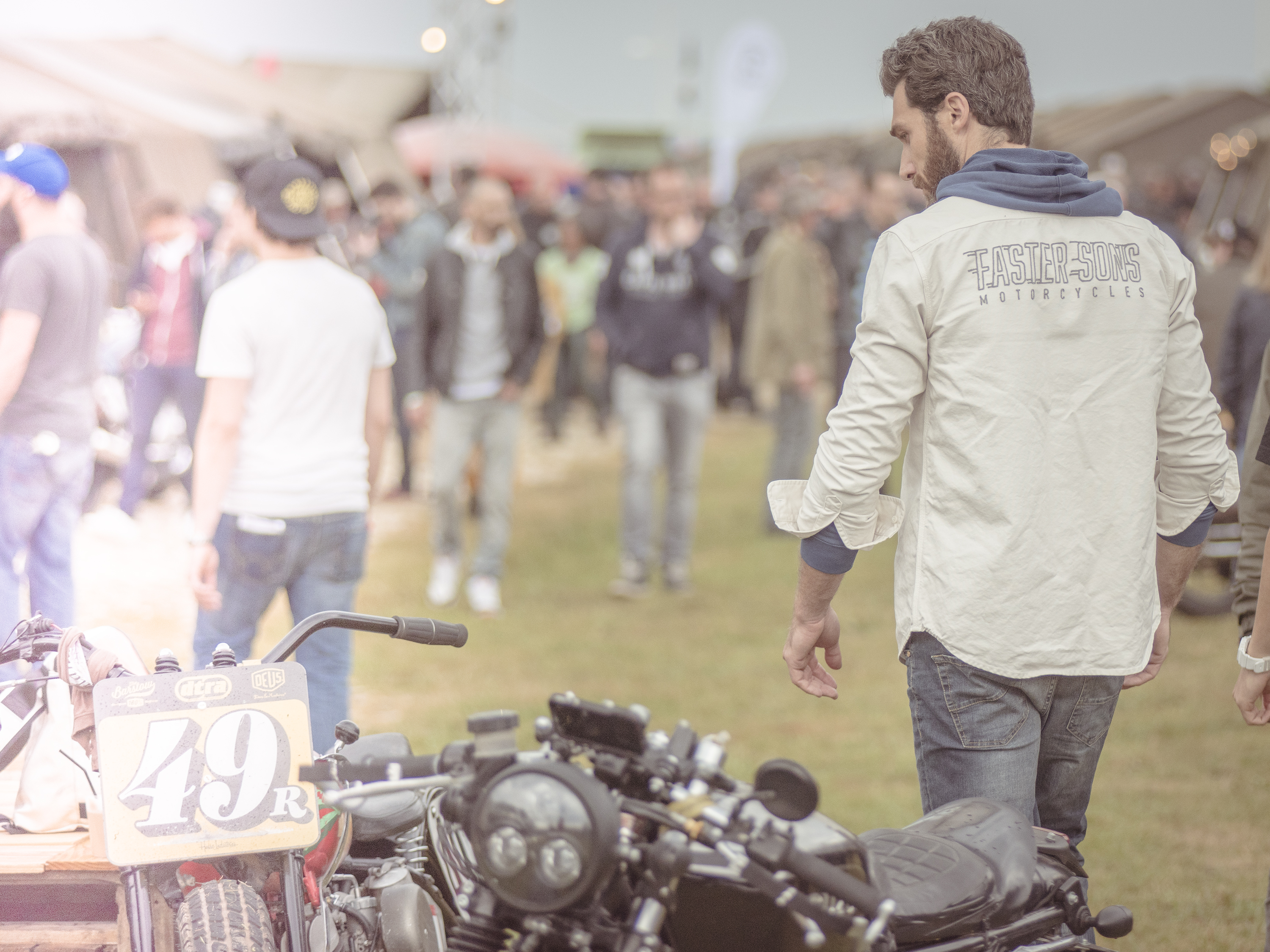 faster-sons-collection-la-nuova-collezione-vintage-di-yamaha-2016_yam_fs_eu_accsta-3