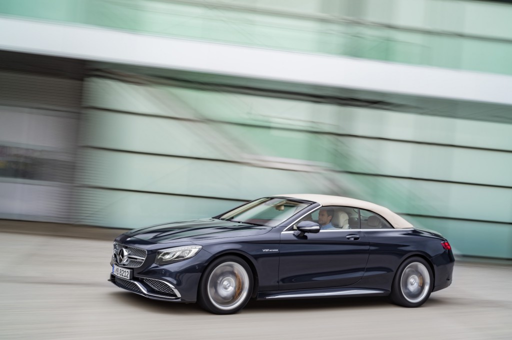 Mercedes-AMG S 65 Cabrio, Exterieur: Anthrazithblau exterior: anthracite blue, fabric soft top beige