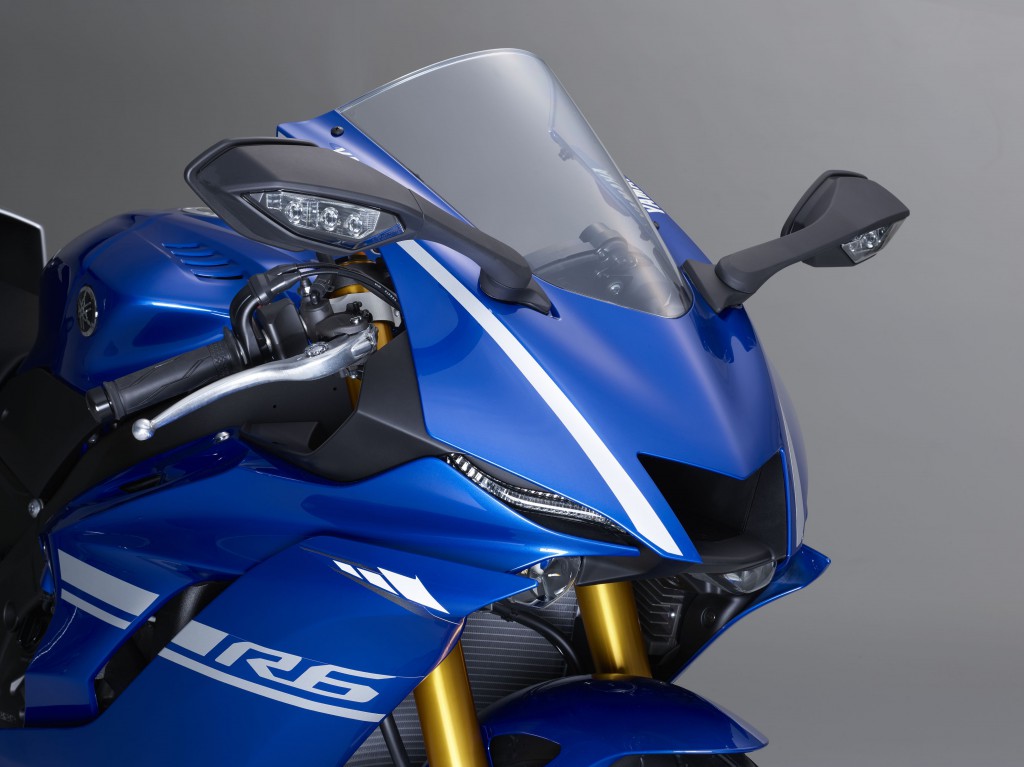 2017_yam_yzf600r6_eu_dpbmcrb_det_002