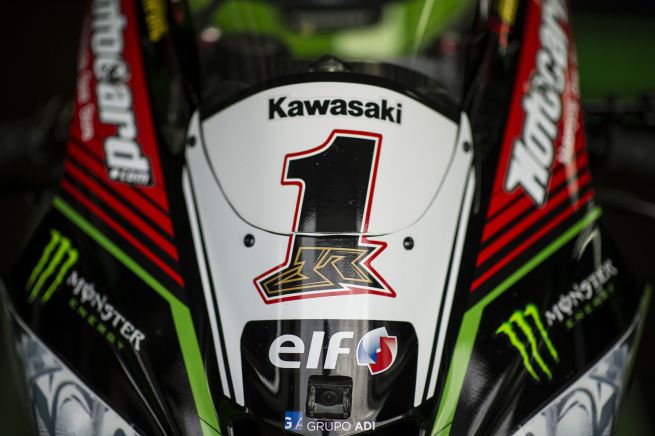 rea-sbk-world-champion-2017-02