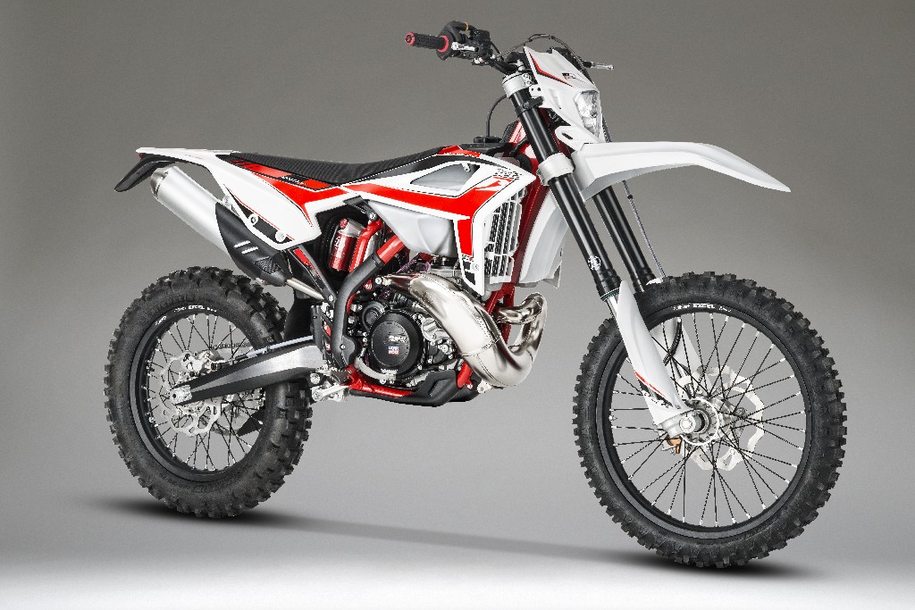 RR 250 2T My 20 – front – grey