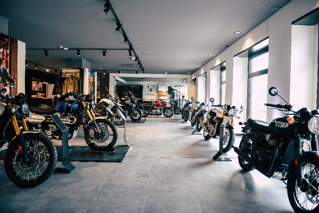 TRIUMPH MILANO (5)