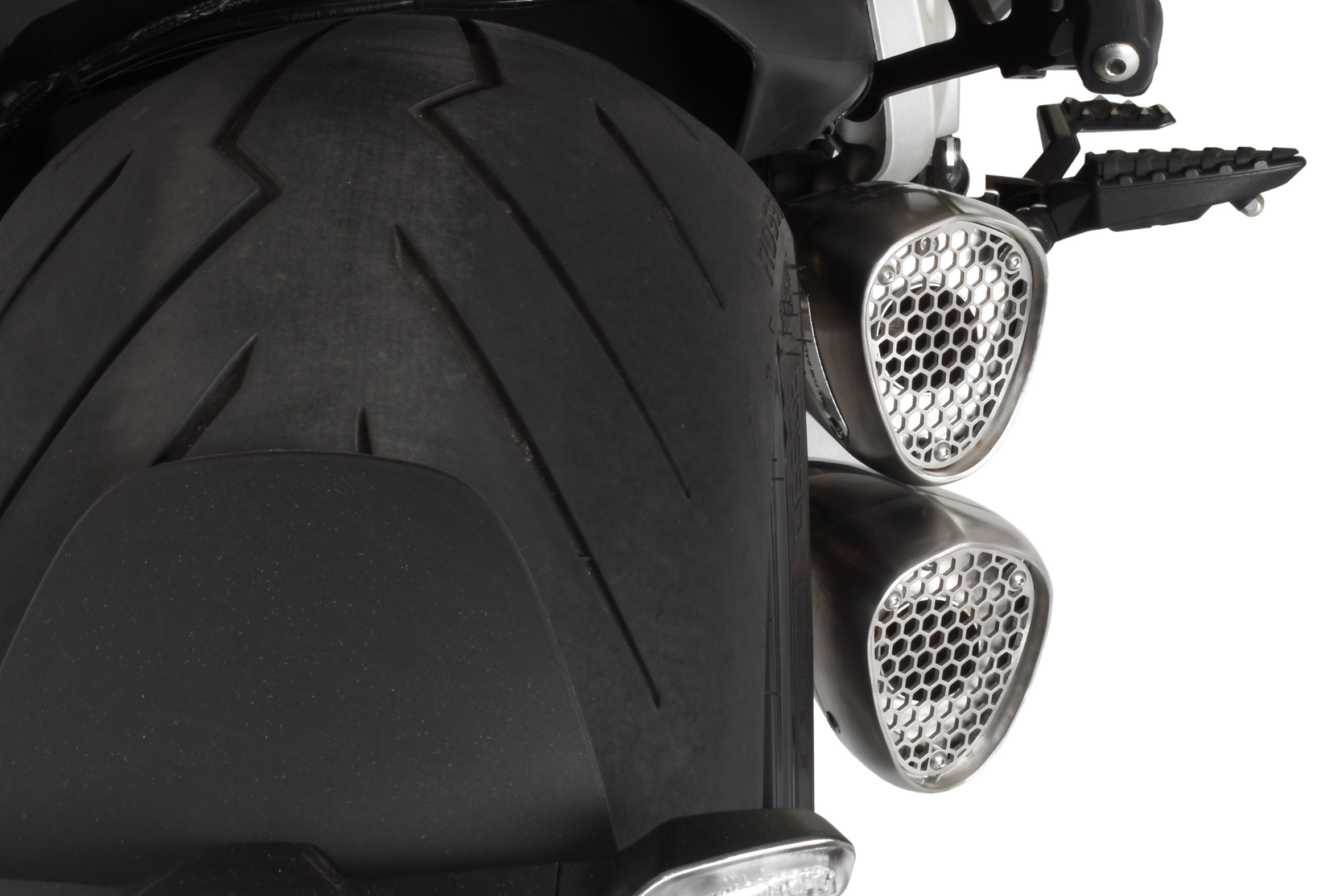 HP_CORSE_DUCATI_DIAVEL_1260_R_HYDROF_SHORT_R_SATIN-4