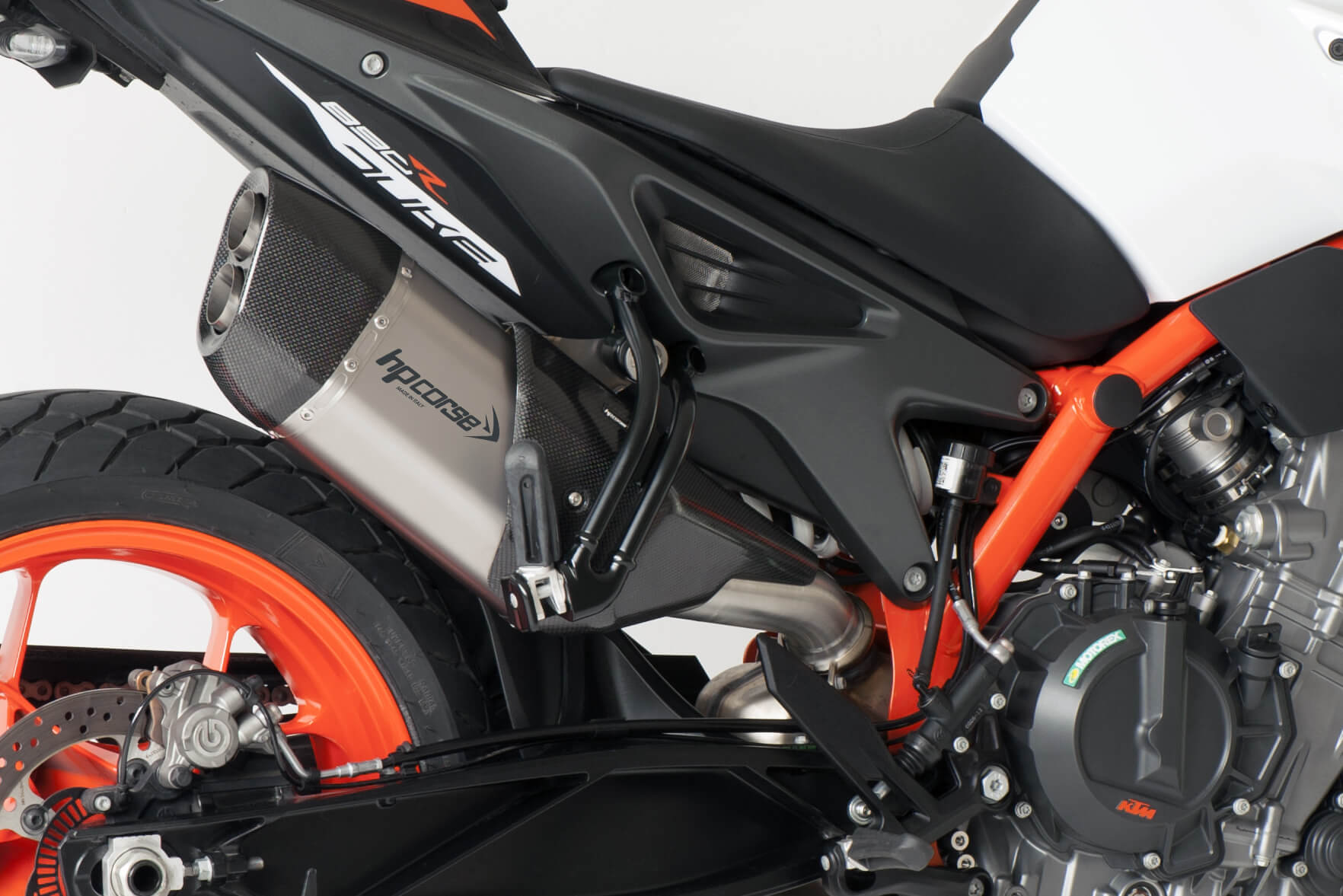 HP_CORSE_KTM_890_DUKE_SP-3_Carb_Sh_TITANIO-3