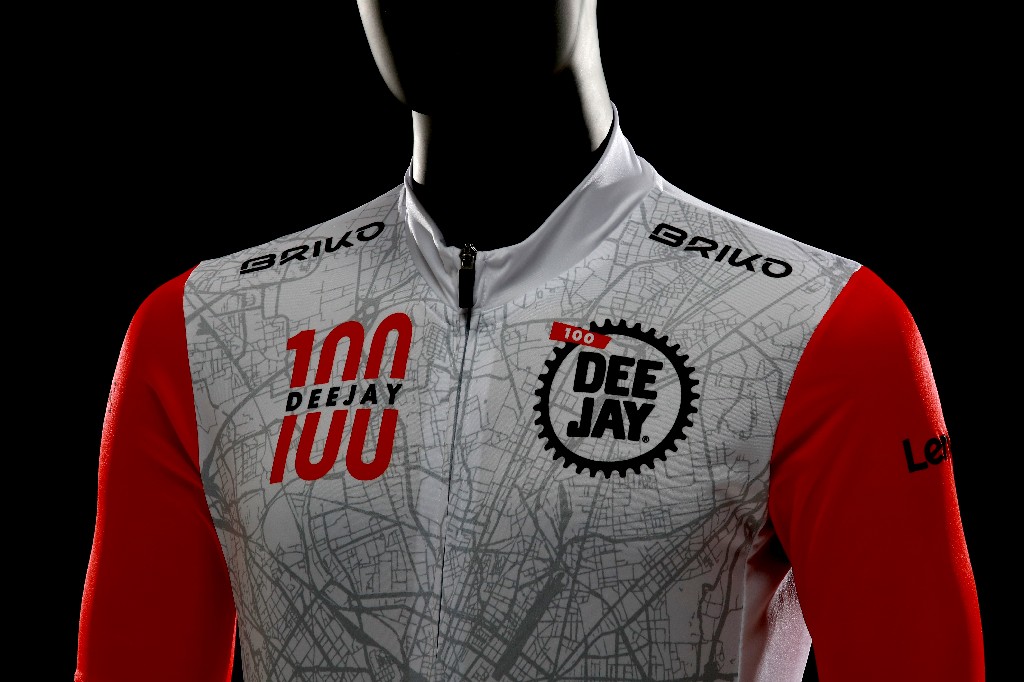 100 DeeJay det