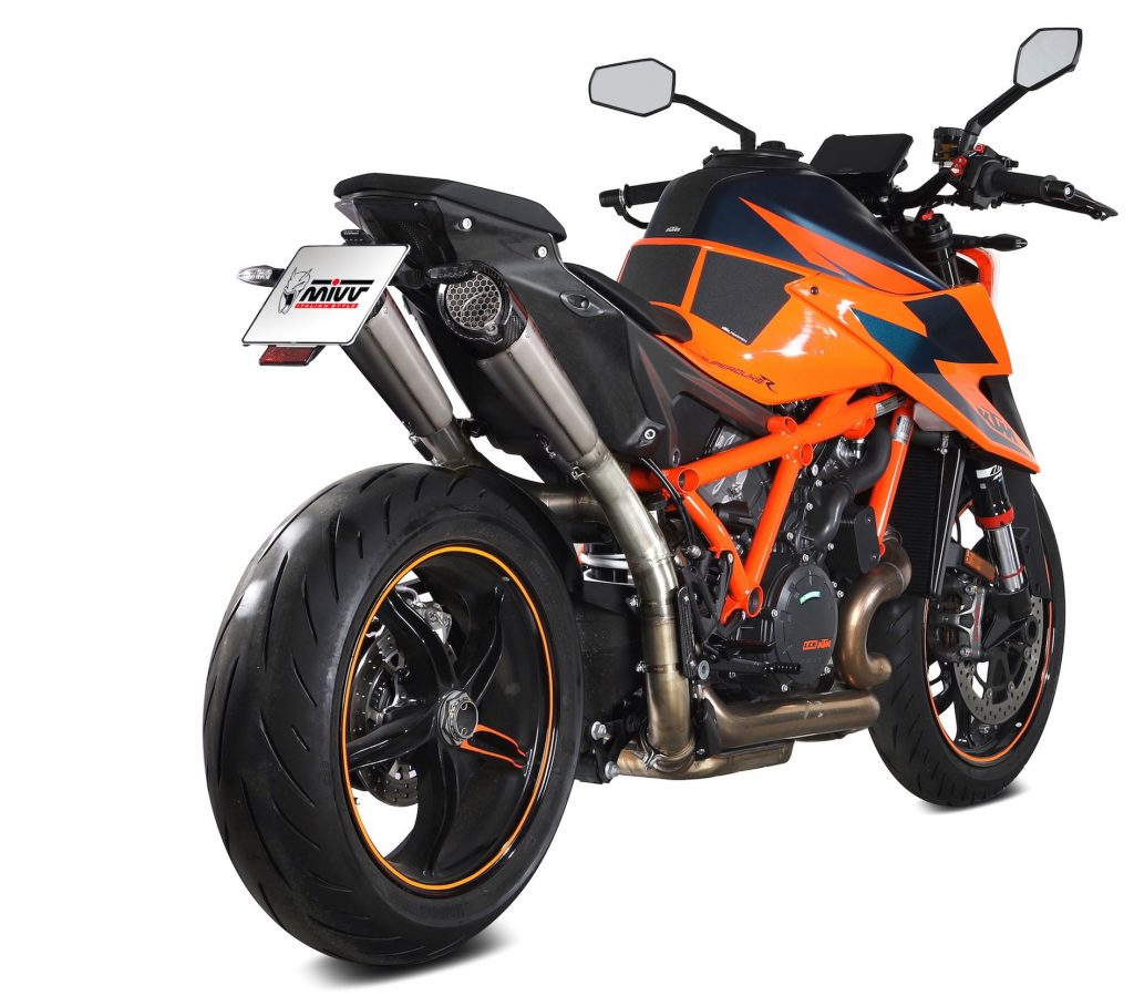 KTM_Superduke_1290_con-X-M5-doppio