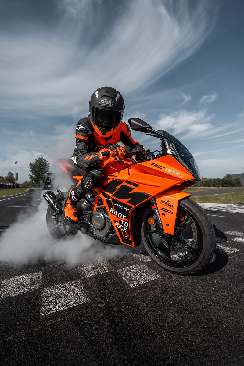 2023 KTM RC390 -1