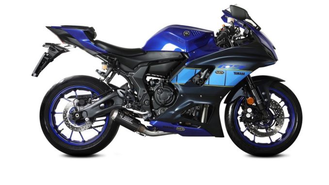 Yamaha-R7-with-MK3-exhaust-system--