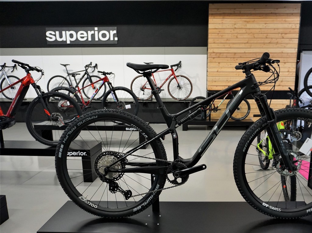 Showroom 2