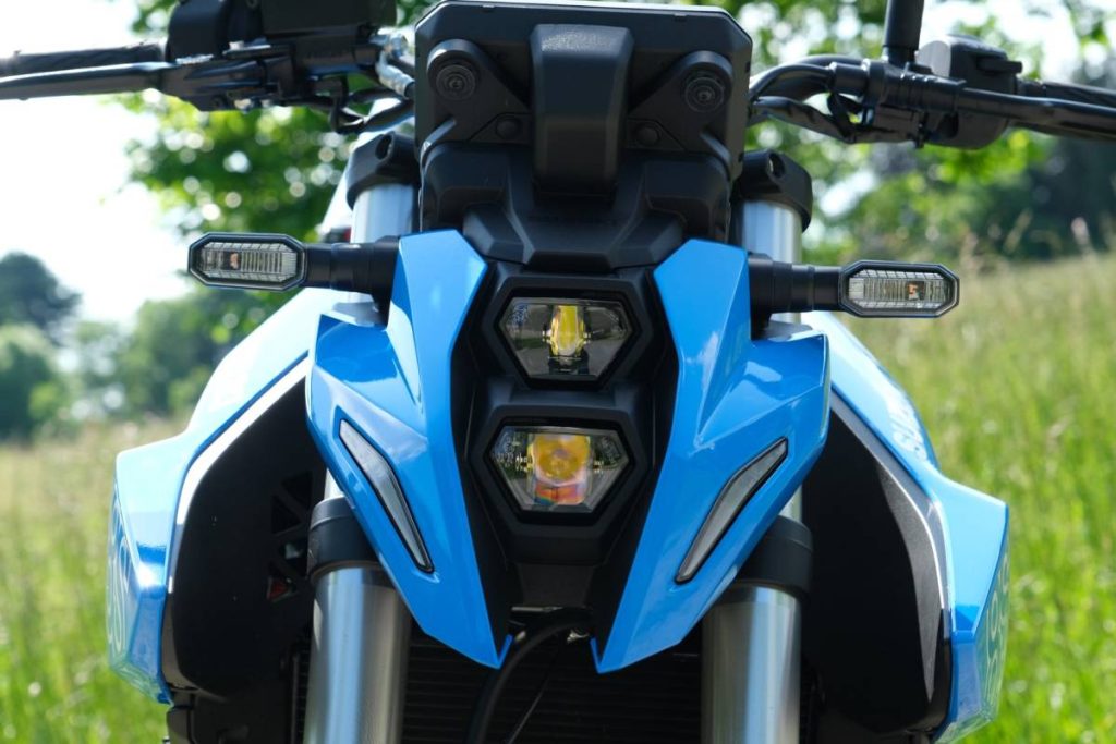 PROVA SUZUKI GSX-8S Che bel carattere!