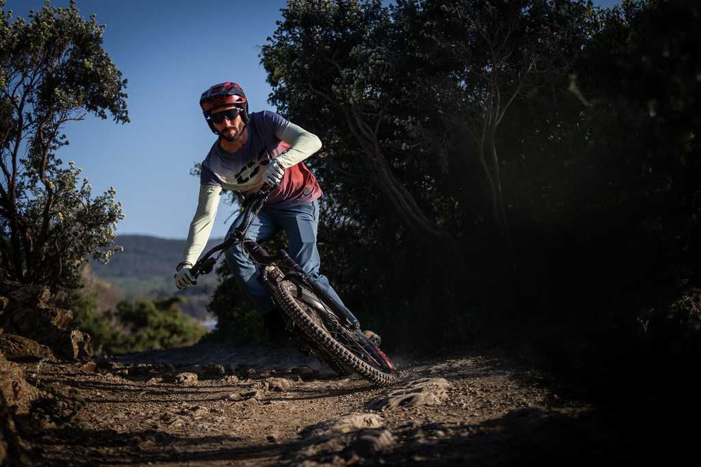 TSG: Grip DH Pants e Grip Jersey LS