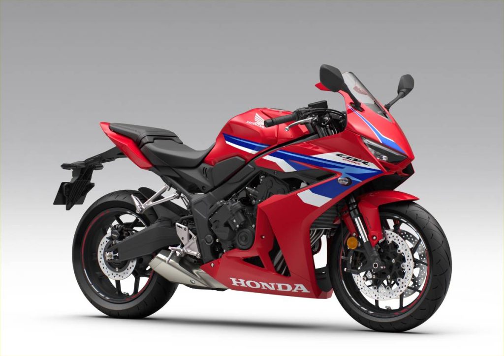 Honda rinnova le sue medie 4 cilindri: CB650R e CBR650R 2026 tra stile e tecnologia