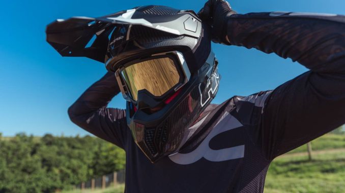 airstrike-helmet7_01