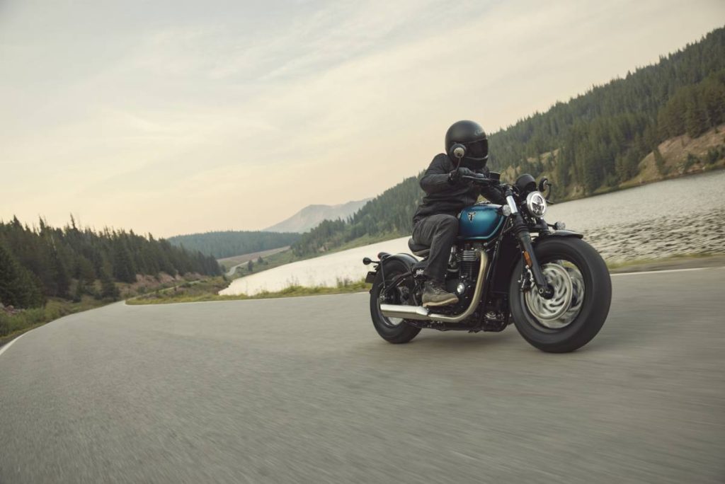 Triumph Bonneville Bobber MY26: più muscoli, più tecnologia, stessa anima autentica