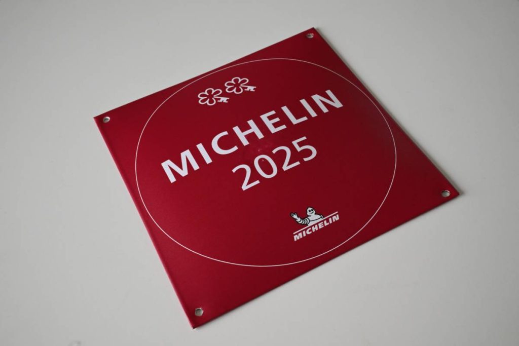 CHIAVI MICHELIN 2025: ECCO GLI HOTEL PIÙ BELLI DEL MONDO (E L’ITALIA BRILLA)
