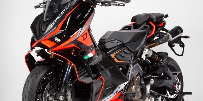 Dragster 459 Front Right ¾ View (2)