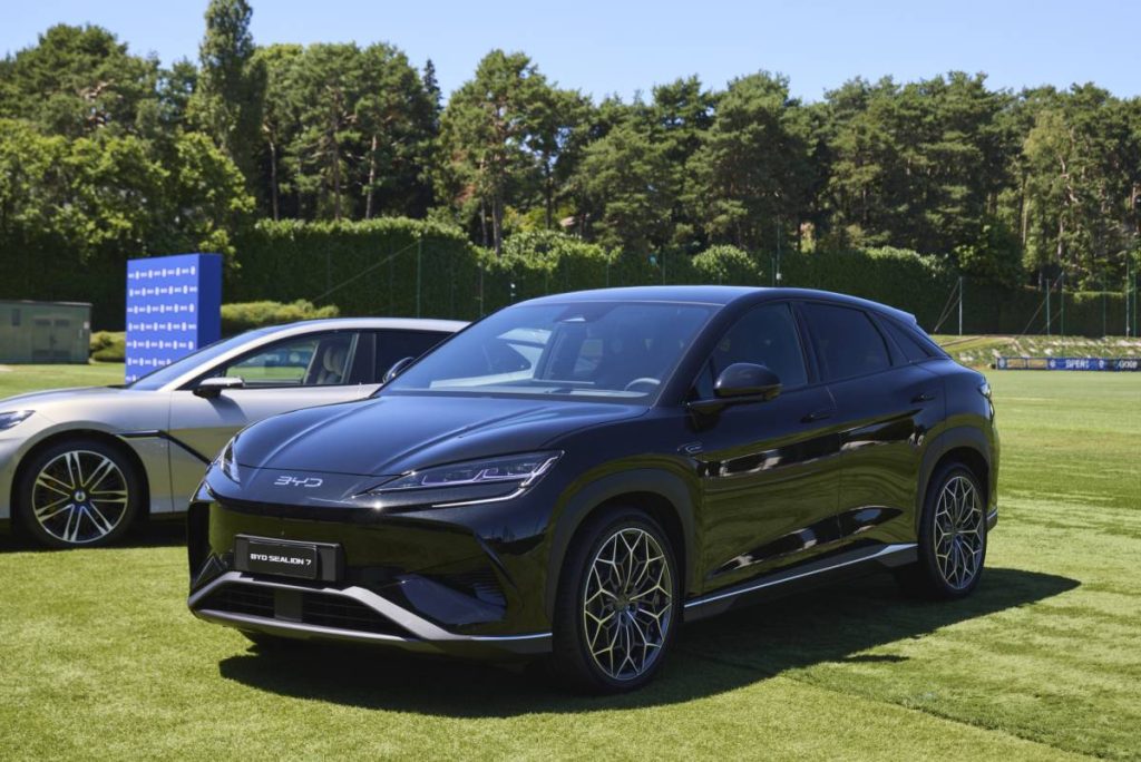 BYD presenta la SEALION 7 Inter Edition: tecnologia e passione nerazzurra in un’edizione limitata