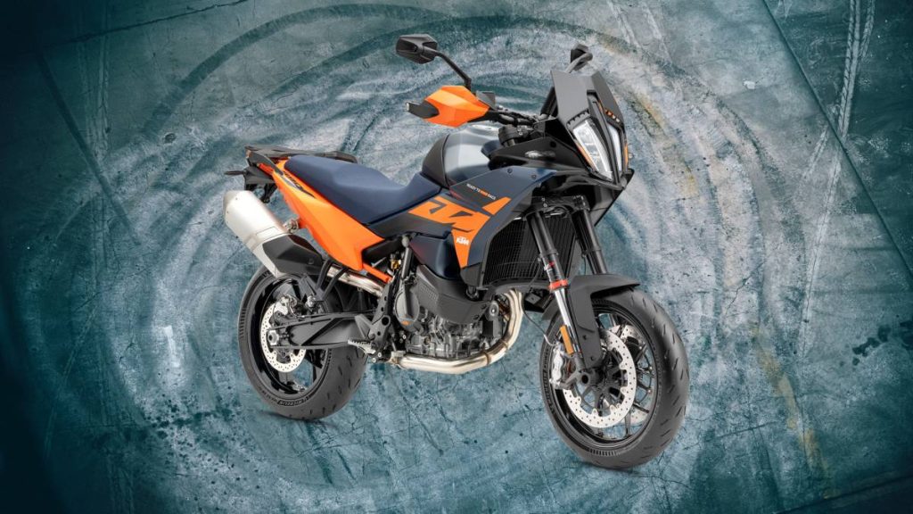 KTM 890 SMT 2026: la Super Moto Tourer diventa ancora più affilata