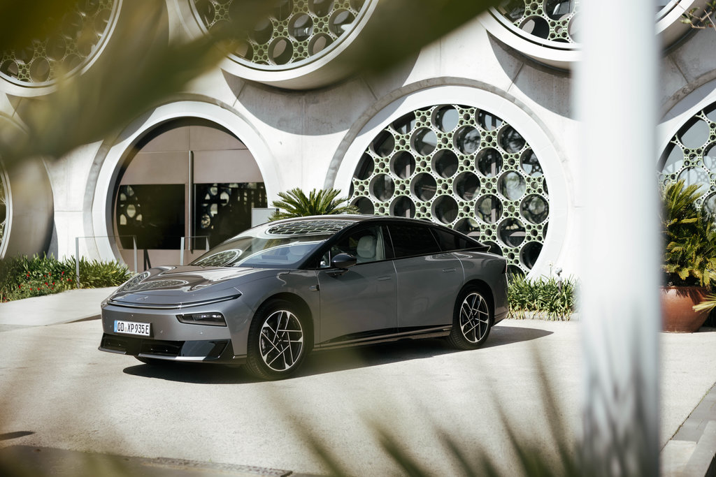 XPENG P7+ arriva in Europa