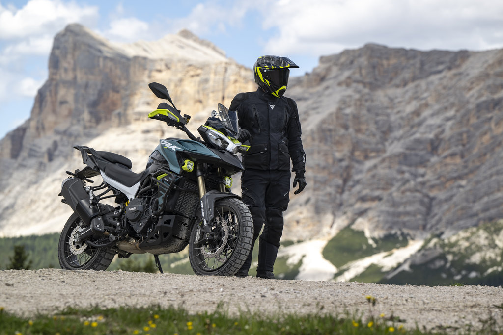 Benelli TRK 902 arriva nelle concessionarie
